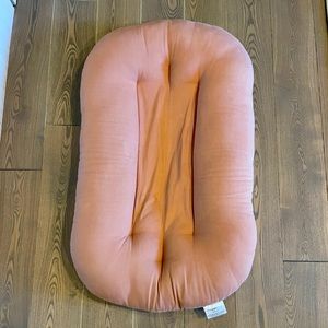 Snuggle me organic infant lounger